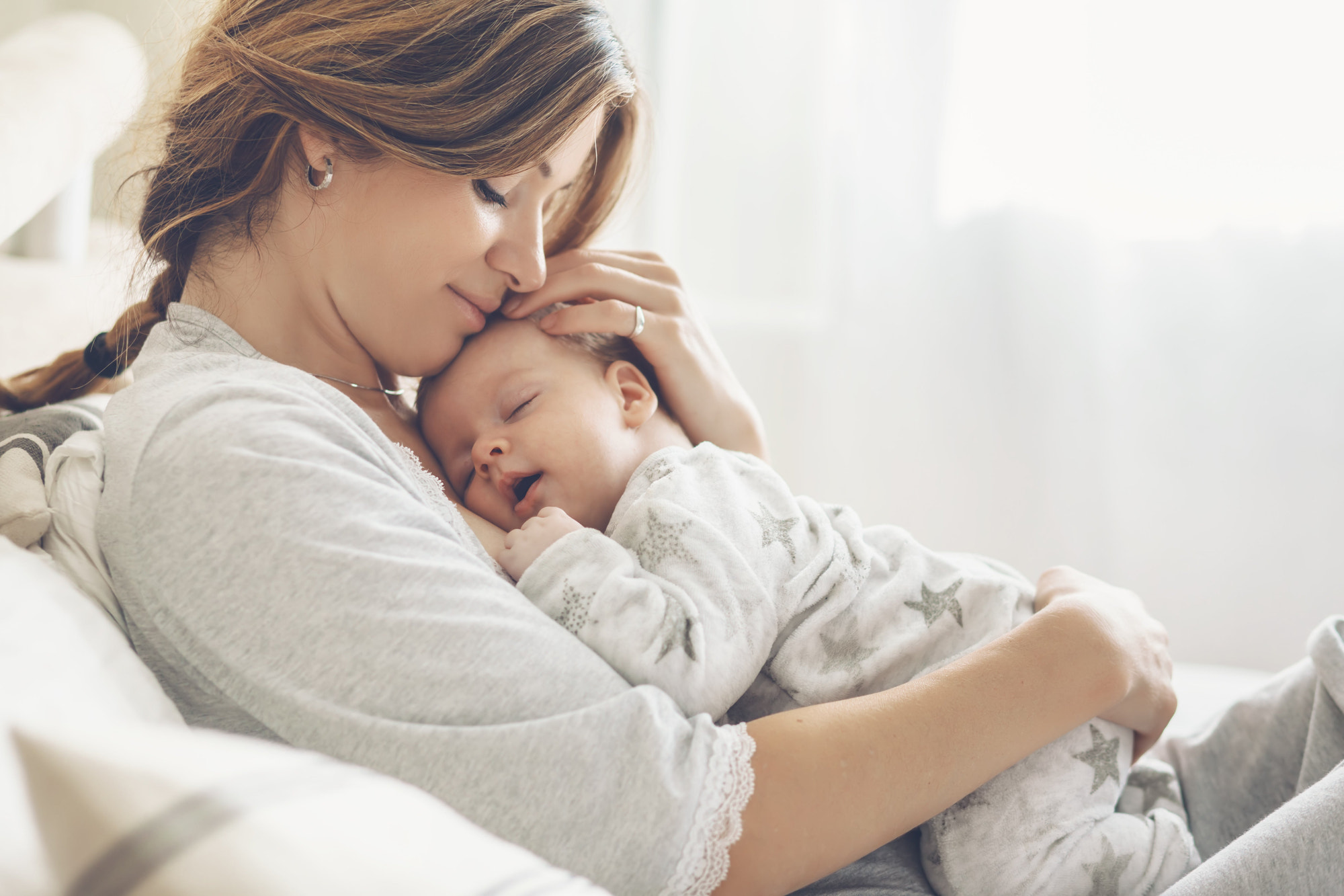 Mum and Newborn: From First Bonding to Close Bonding